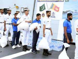 پی این ایس سیف کی طوفان داتوا میں امدادی کارروائیاں