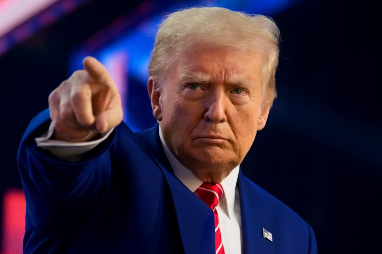 ٹرمپ کا امیگریشن معطلی اور سخت آڈٹ کا اعلان