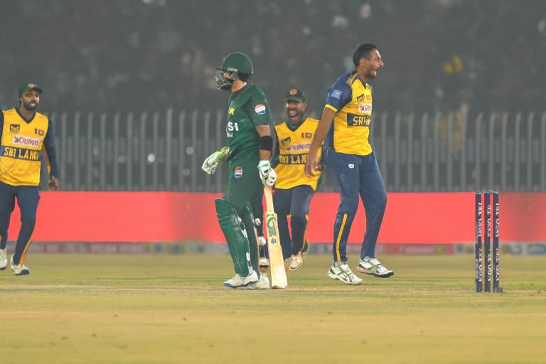 بابر اعظم کا 10واں ڈک، پاکستان سری لنکا سے ہارا