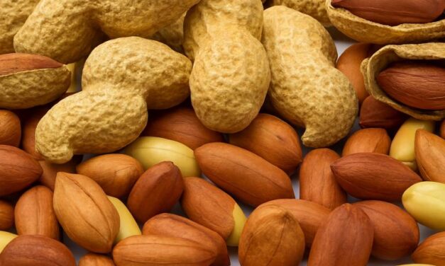 مونگ پھلی کے فوائد اور کھانے کے بعد پانی پینے کا سچ