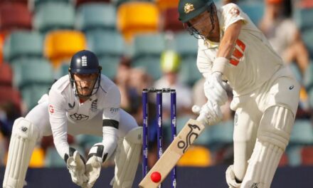 گابا ٹیسٹ: آسٹریلیا 378 رنز، انگلینڈ 334 پر آؤٹ