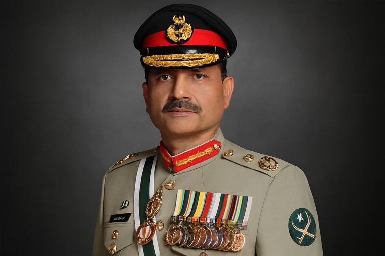 فیلڈ مارشل اعصام منیر کو اعلیٰ عسکری اعزازات