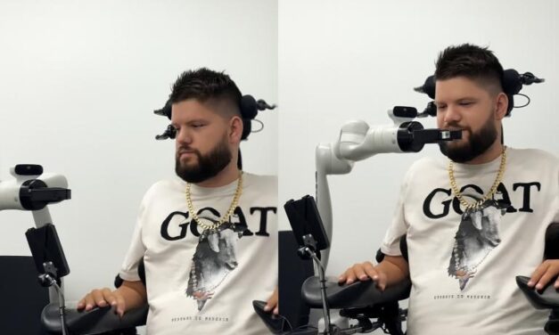 نیورلنک بی سی آئی سے دماغ کے ذریعے روبوٹ کنٹرول