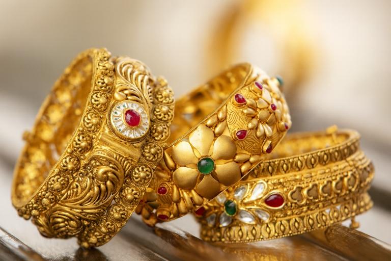 سونے کی قیمت ریکارڈ سطح پر، عالمی و مقامی منڈی میں اضافہ