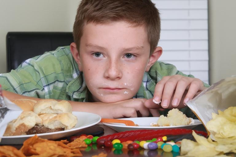 کم عمری میں اسمارٹ فون استعمال کے سنگین صحت اثرات