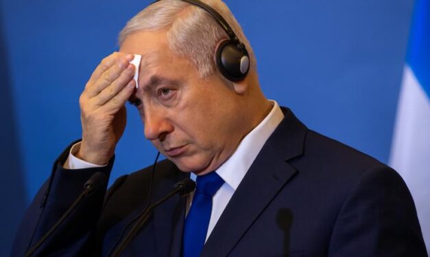 نیتن یاہو کی معافی کے بعد استعفیٰ کے مطالبات تیز