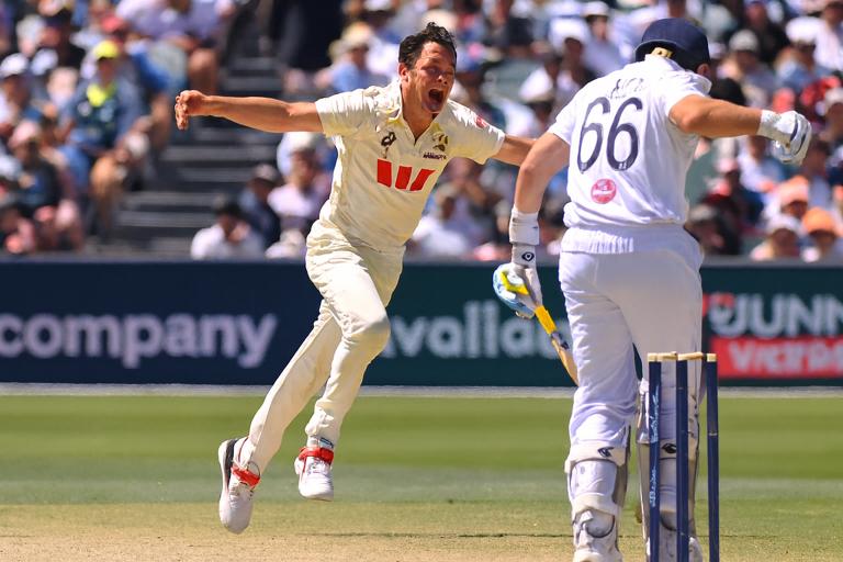 ایڈیلیڈ ٹیسٹ: انگلینڈ کو جیت کے لیے 228 رنز درکار