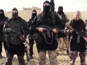 ایران کا حزب اللہ کی حمایت پر ویلیاتی کا بیان، لبنان میں تنقید