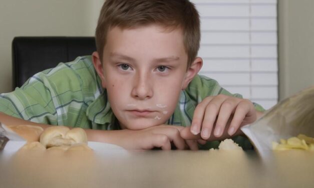 کم عمر بچوں میں اسمارٹ فون کے منفی اثرات بے نقاب