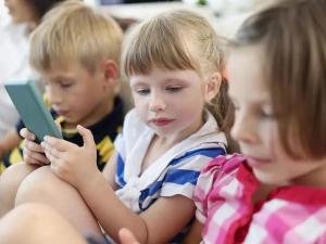 ڈنمارک کا 15 سال سے کم عمر بچوں کیلئے سوشل میڈیا پر پابندی کا اعلان