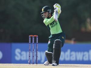 پاکستان نے زمبابوے کے خلاف 354 رنز بنائے