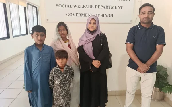 گھوٹکی کا بے گھر خاندان؛ بچے شیلٹر ہوم منتقل