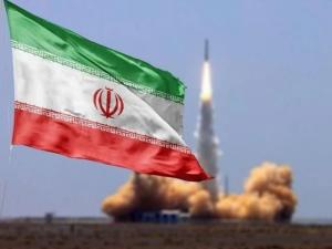 امریکہ کے “بچاؤ” پر ایران کا سخت ردعمل، علی شمخانی