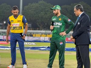 پاک سری لنکا پہلا ٹی 20: پاکستان کو 129 رنز کا ہدف