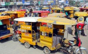 پشاور میں ٹریفک کا مسئلہ حل کرنے کے لیے اقدامات