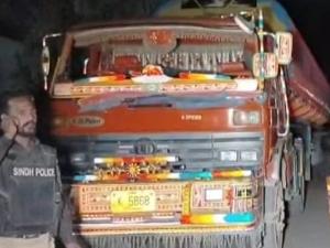 کراچی: پانی کے ٹینکر کی ٹکر سے 7 سالہ بچہ جاں بحق